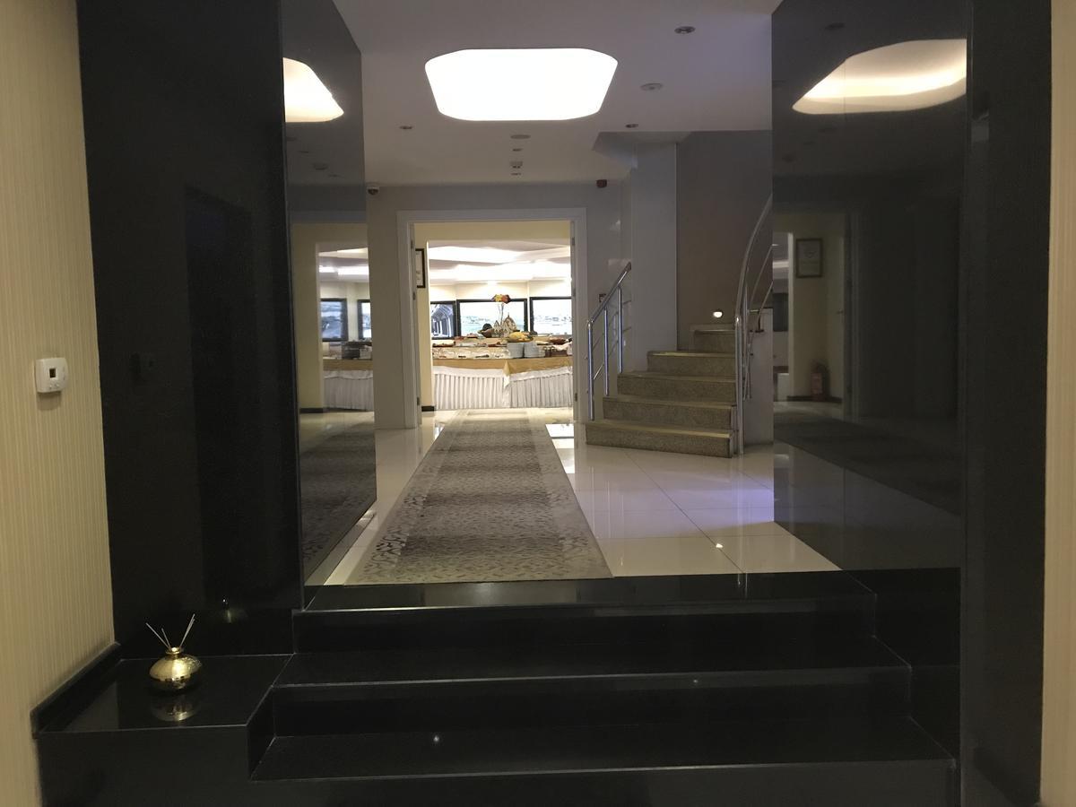 Pen Hotel Истанбул Екстериор снимка